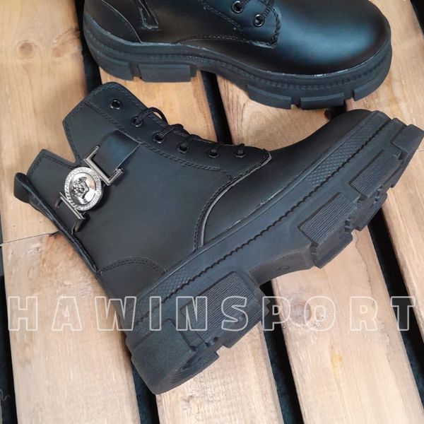 بوت زنانه و دخترانه ورساچ