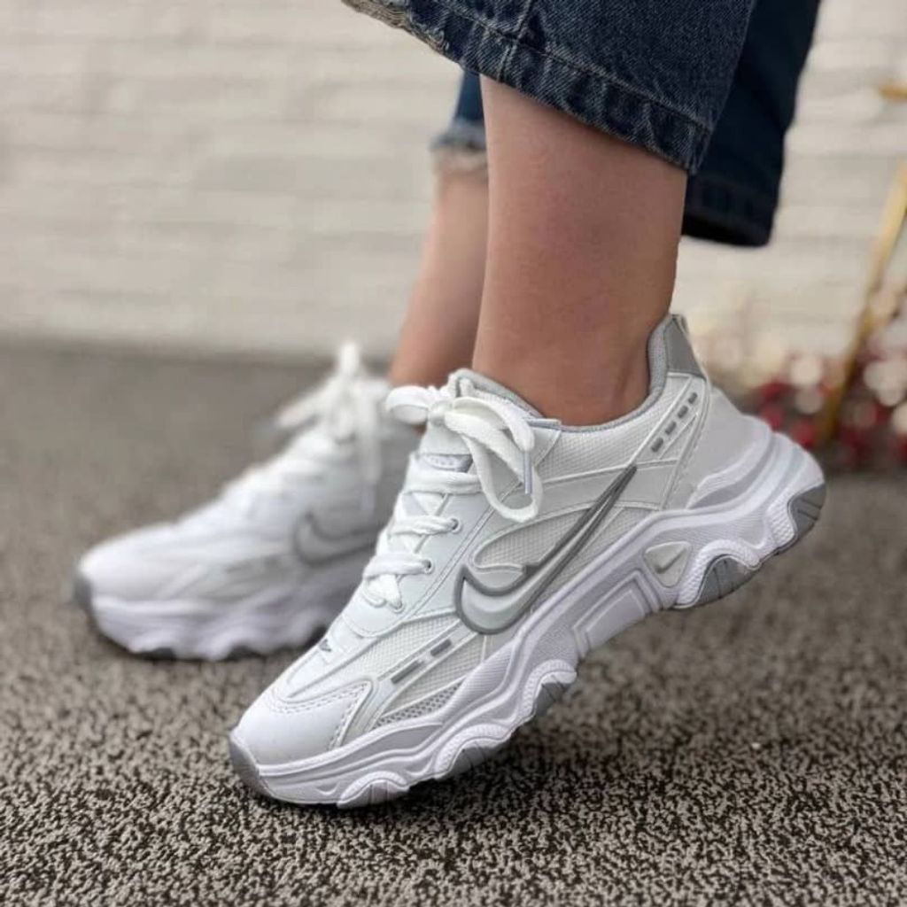 خرید اینترنتی کتونی اسپرت مدل نایکو