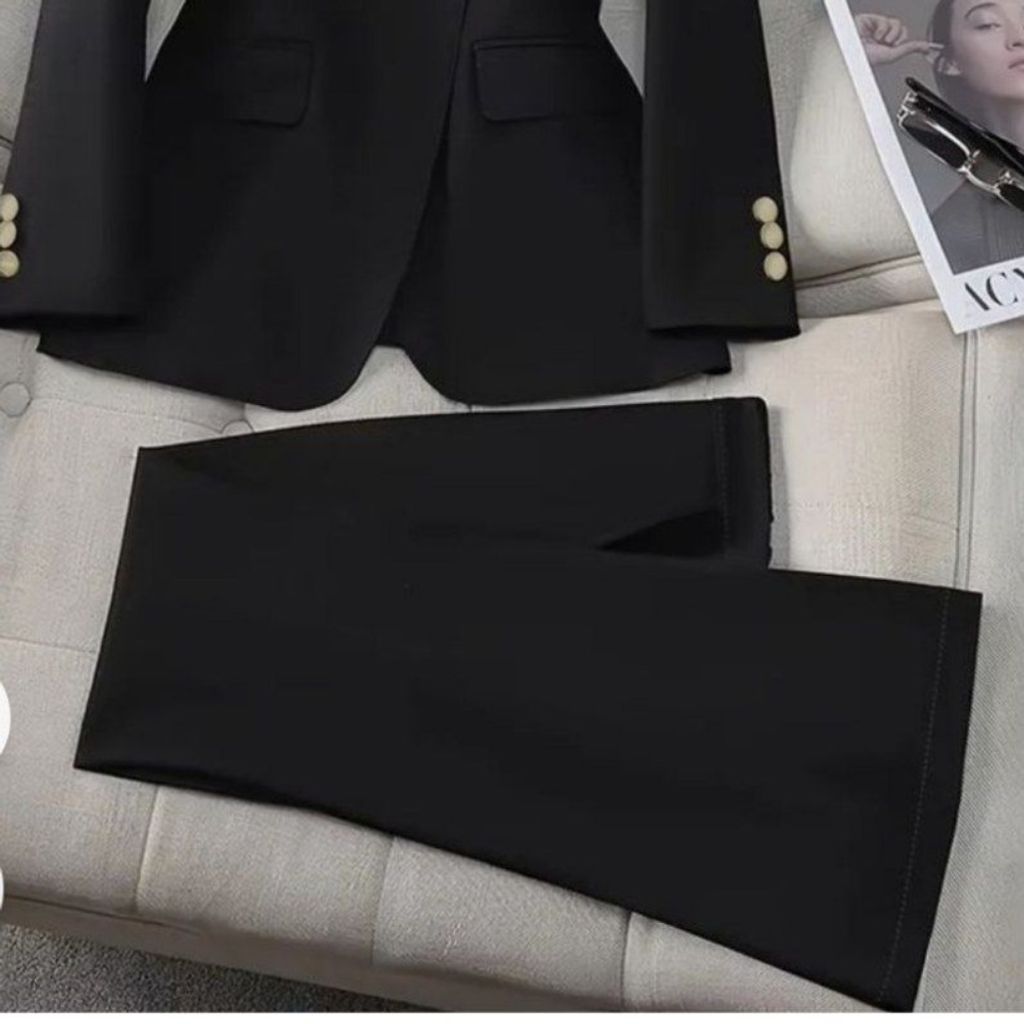 مشخصات کت و شلوار نگار زنانه