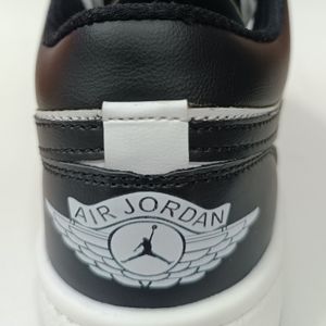 خرید اینترنتی قیمت کتونی مردانه جردن 1 سفید مشکی