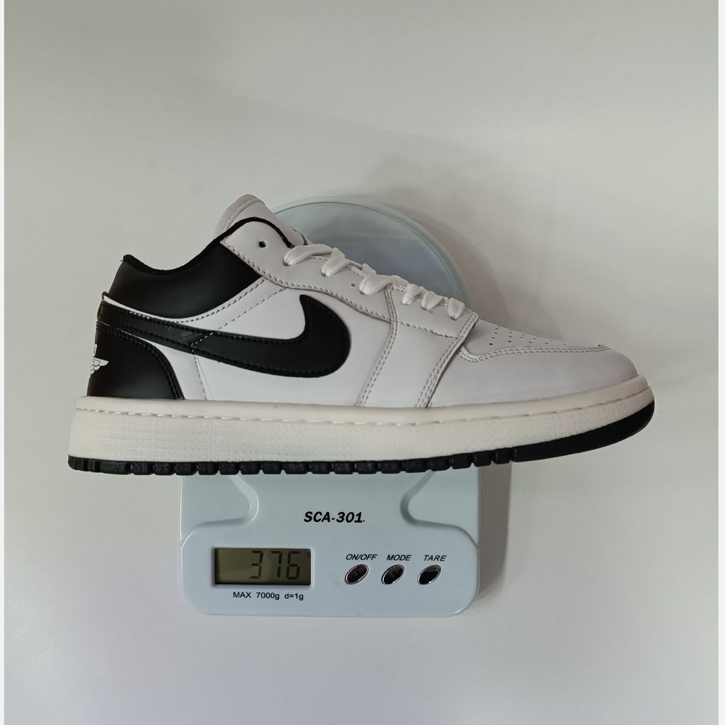 خرید اینترنتی قیمت کتونی مردانه جردن 1 سفید مشکی