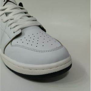 خرید اینترنتی قیمت کتونی مردانه جردن 1 سفید مشکی