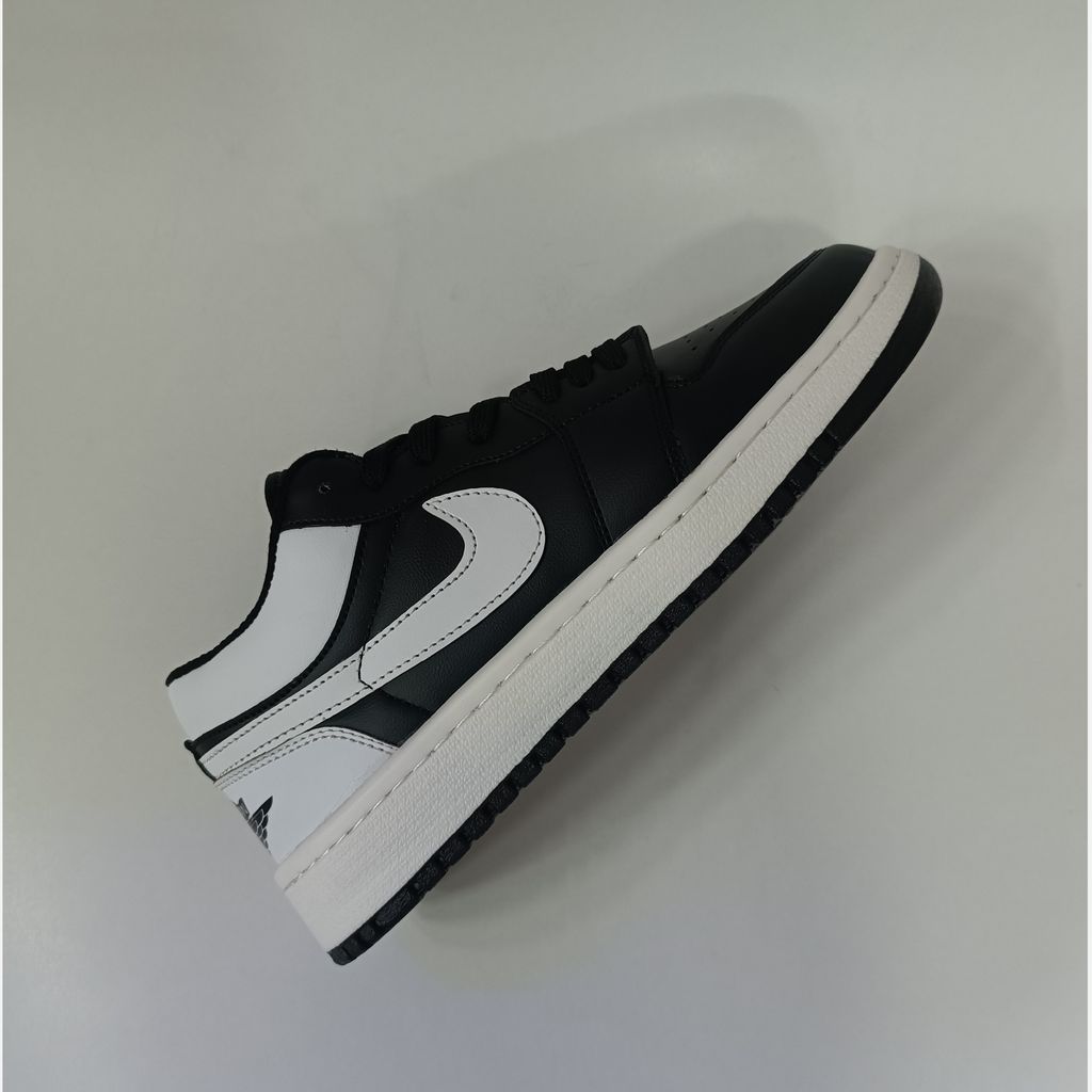 مشخصات کتونی مردانه جردن 1 مشکی سفید