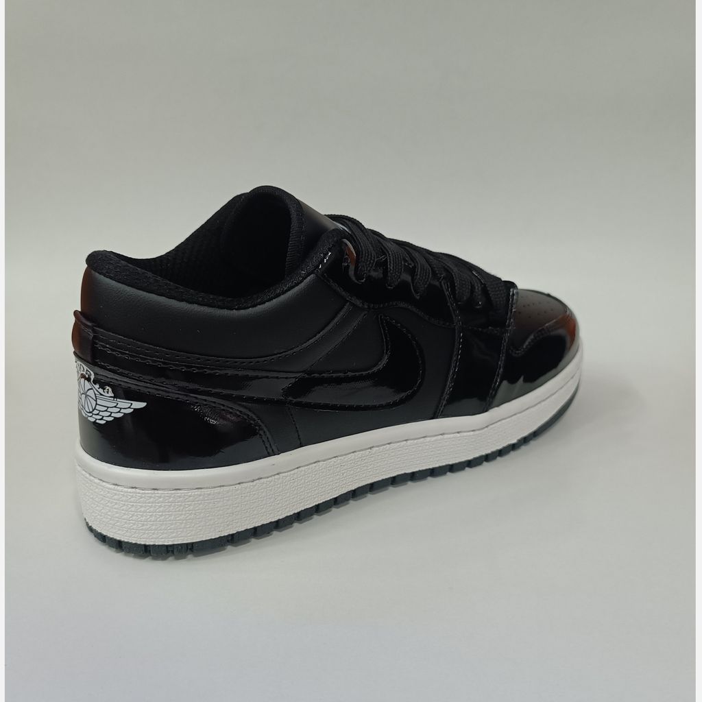 قیمت ارزان کتونی مردانه جردن 1 ورنی مشکی کیفیت بالا