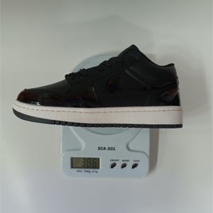 مشخصات کتونی مردانه جردن 1 ورنی مشکی کیفیت بالا