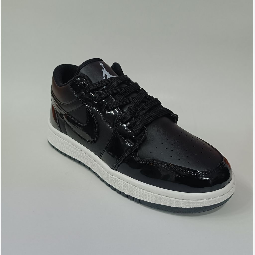 قیمت ارزان کتونی مردانه جردن 1 ورنی مشکی کیفیت بالا