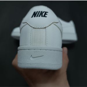 خرید اینترنتی کتونی ونس مردانه تمام سفید نایک کیفیت بالا(زیره لاستیک)