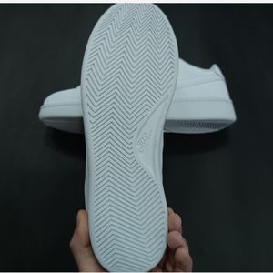 خرید آنلاین کتونی ونس مردانه تمام سفید نایک کیفیت بالا(زیره لاستیک)