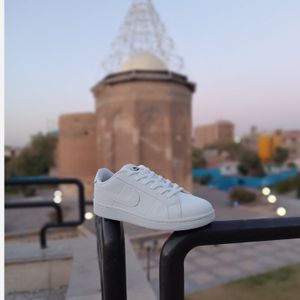 خرید آنلاین کتونی ونس مردانه تمام سفید نایک کیفیت بالا(زیره لاستیک)