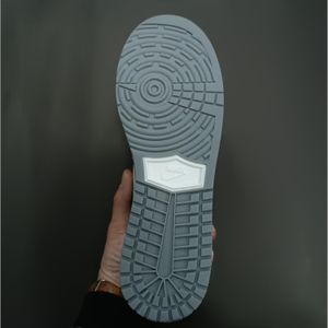 خرید آنلاین کتونی مردانه جردن ال وی Lv کیفیت بالا