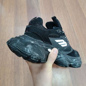 خرید انلاین کتونی مردانه بالنسیاگا کارگو کیفیت بالا مشکی زیره کثیف طرح اصلی