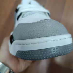 قیمت ارزان کتونی مردانه جردن 4 چهار سفید طوسی