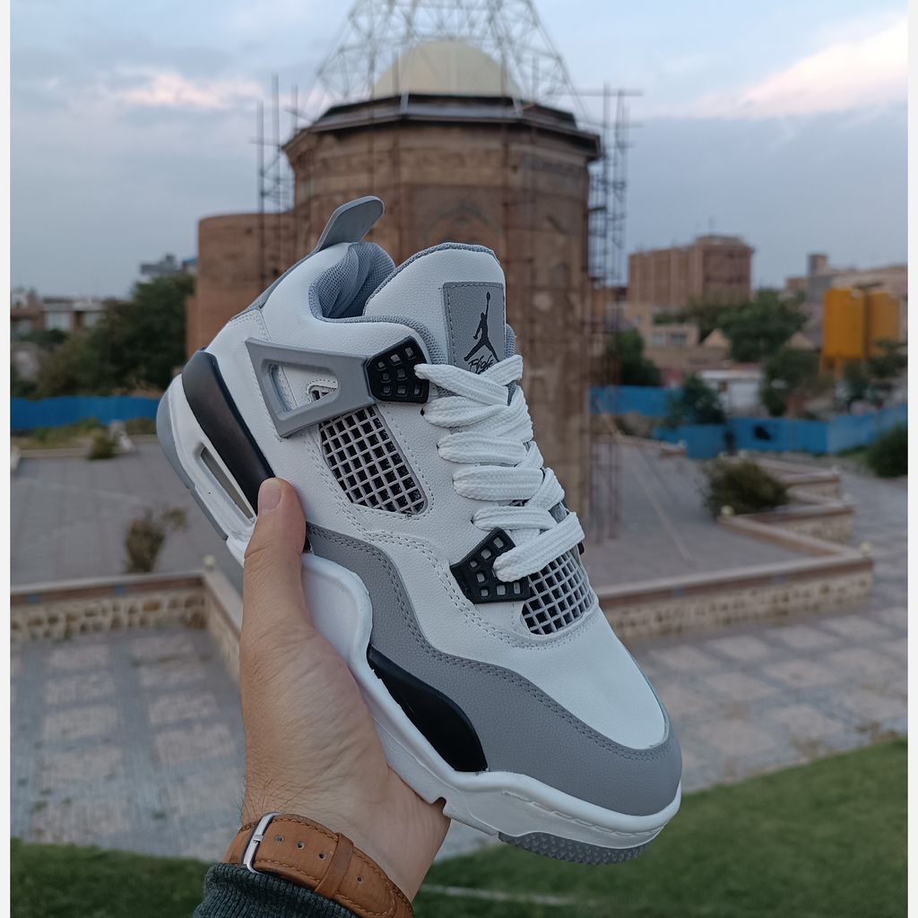 خرید انلاین کتونی مردانه جردن 4 چهار سفید طوسی