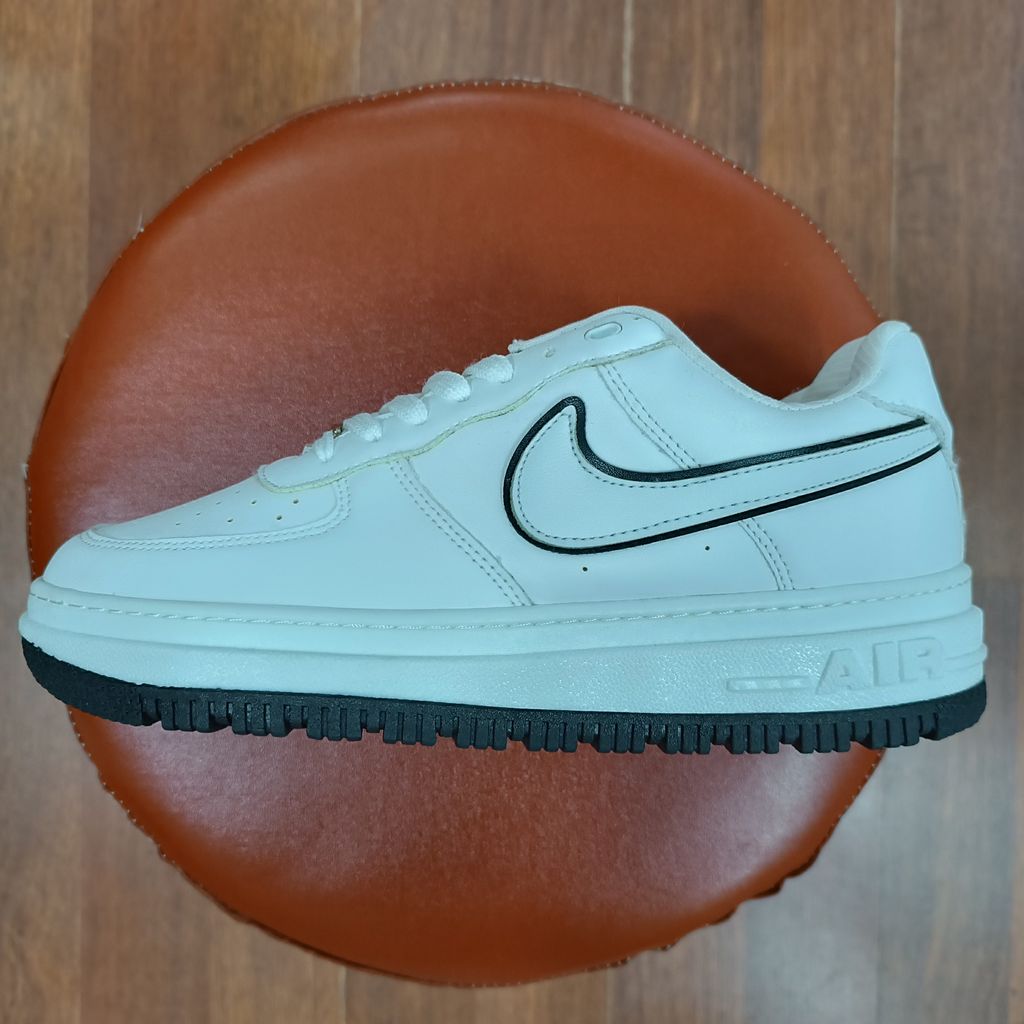 خرید اینترنتی قیمت کتونی مردانه تخفیفی نایک ایرفورس سفید کیفیت بالا