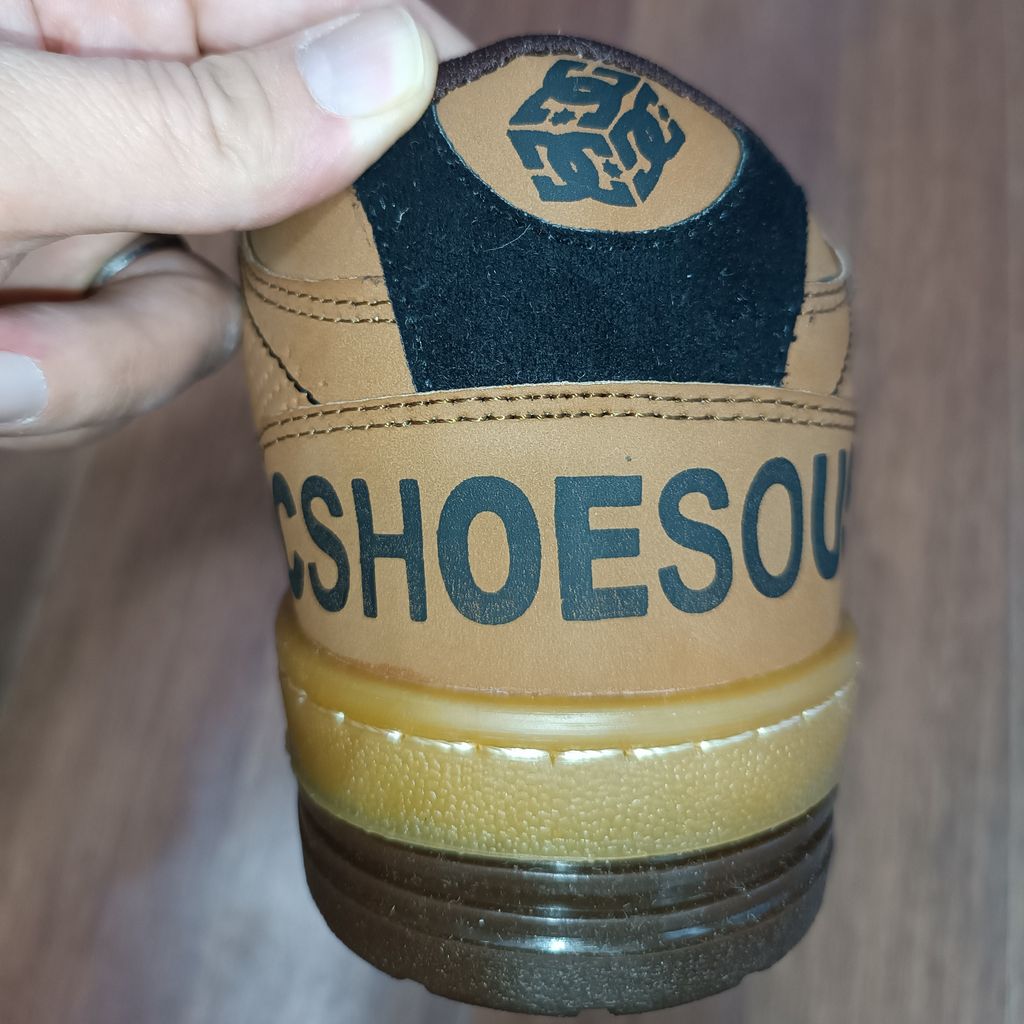 خرید اینترنتی قیمت کتونی مردانه تخفیفی کیفیت بالا دی سی