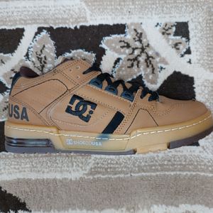 خرید اینترنتی قیمت کتونی مردانه تخفیفی کیفیت بالا دی سی