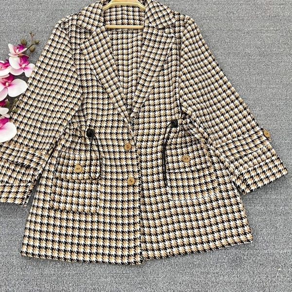 مانتو مهدخت جنس