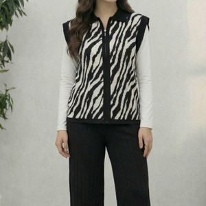 فروش اینترنتی جلیقه و شلوار زبرا بافت