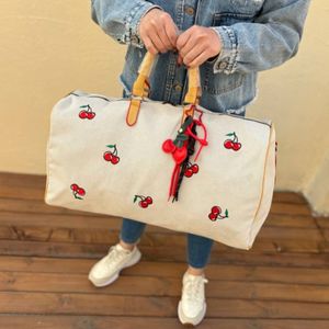 خرید آنلاین ساک مسافرتی و ورزشی مدل گیلاسی پروانه