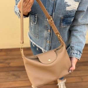 مشخصات کیف دوشی زنانه و دخترانه مدل گراشیا پروانه