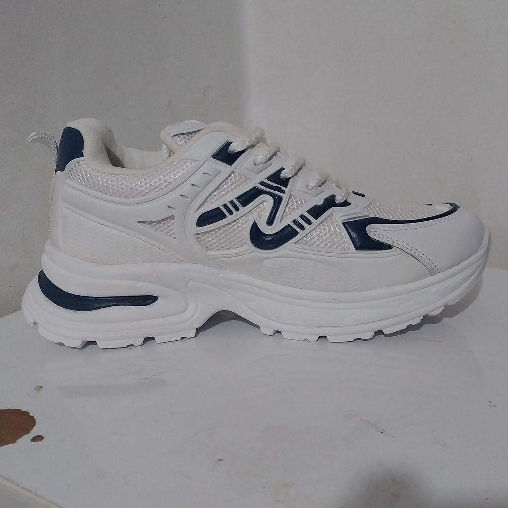 خرید انلاین کفش زنانه نیوبالانس