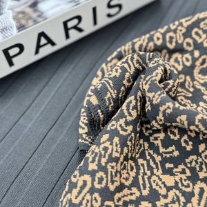 خرید انلاین ست تاپ و دامن بافت زنانه