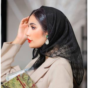 مینی اسکارف توری مشکی قواره هفتاد