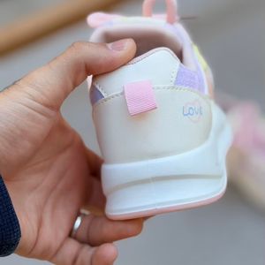 خرید اینترنتی قیمت کتونی بچگانه طرح Love از A+B کد 4100401