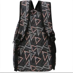 مشخصات کوله پشتی اسپرت مدل برمودا