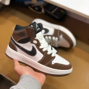 کفش نایک جردن ساق دار زنانه رنگ قهوه ای