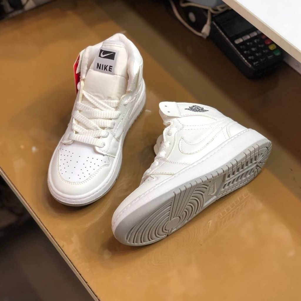 مشخصات کفش نایک جردن ساقدار زنانه رنگ سفید