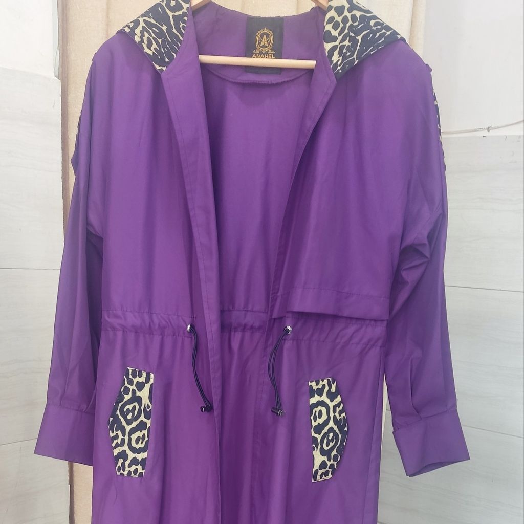 مشخصات بارانی زنانه بلند