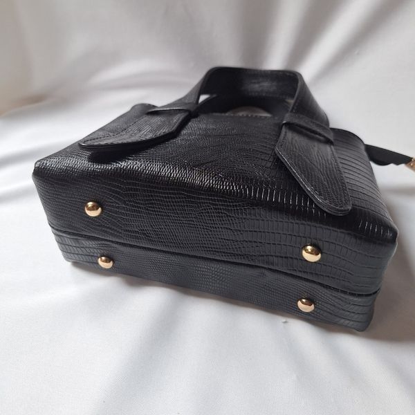 کیف رودوشی چرم طبیعی مینیمال