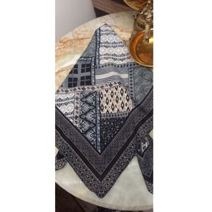 خرید اینترنتی روسری نخی قواره 100 طرح های خاص و رنگبندی متنوع برای استایل روزمره و مجلسی