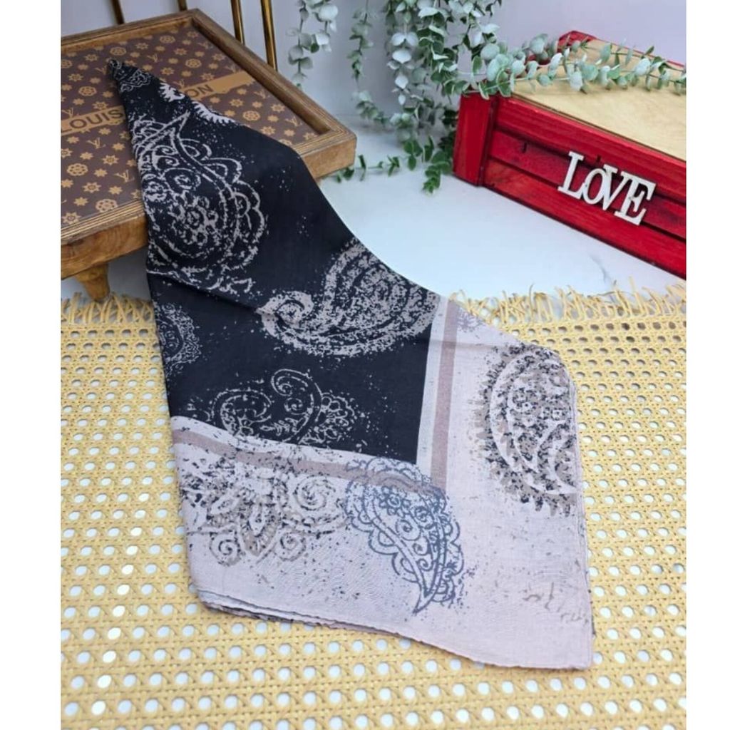 خرید اینترنتی روسری نخی قواره 100 طرح های خاص و رنگبندی متنوع برای استایل روزمره و مجلسی