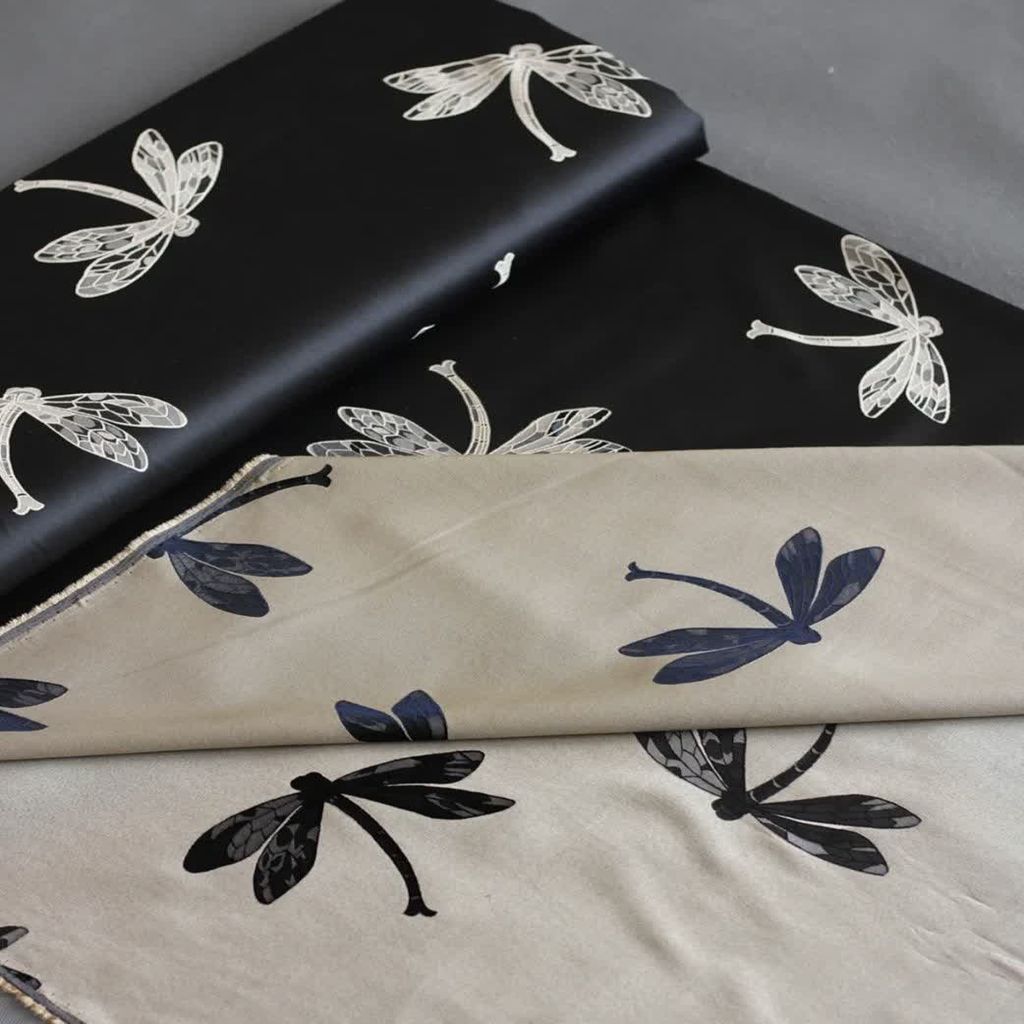 خرید اینترنتی قیمت پارچه ساتن لاسیا طرح سنجاقک 1195