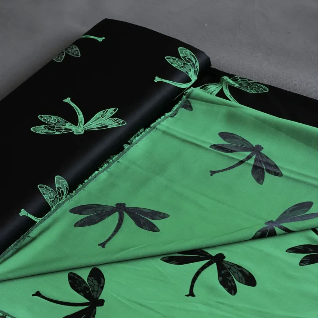 خرید اینترنتی قیمت پارچه ساتن لاسیا طرح سنجاقک 1195