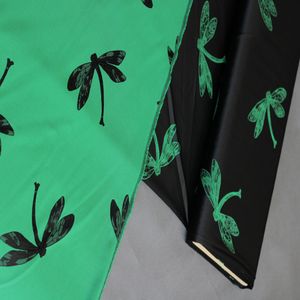 خرید اینترنتی قیمت پارچه ساتن لاسیا طرح سنجاقک 1195