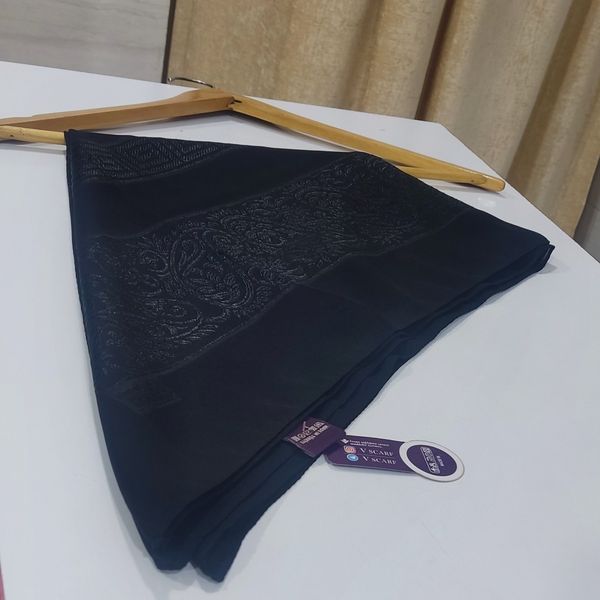 روسری‌ زنانه مجلسی مشکی