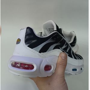 قیمت ارزان کتونی مردانه نایک tn تی ان مشکی سفید