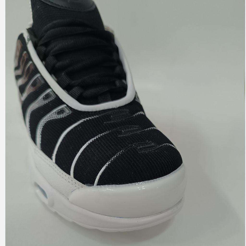 خرید انلاین کتونی مردانه نایک tn تی ان مشکی سفید