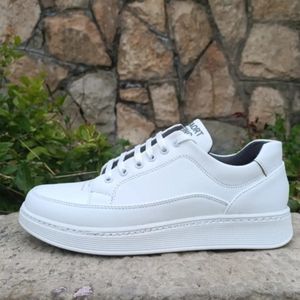 قیمت کفش اسپرت مردانه مناسب استفاده روزانه رنگ سفید سایز 40 تا 44