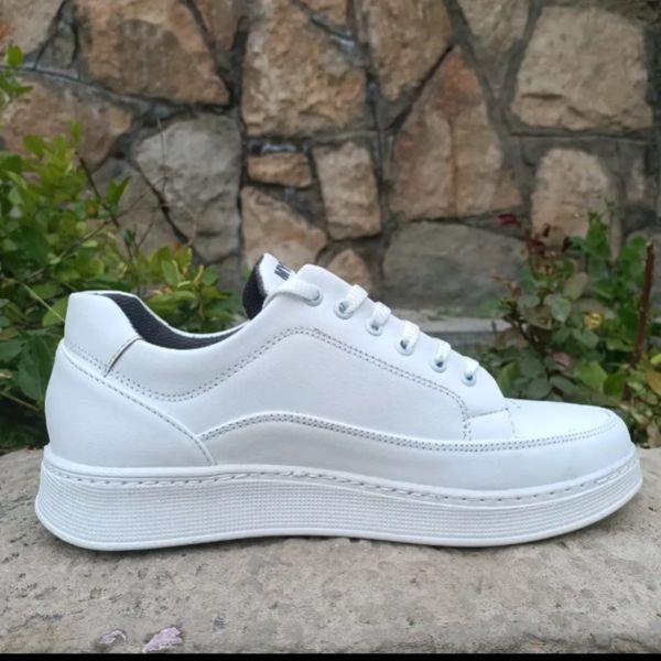 کفش اسپرت مردانه مناسب استفاده روزانه رنگ سفید سایز 40 تا 44