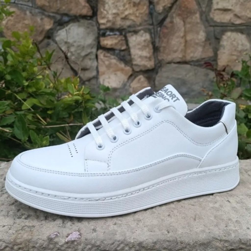 خرید انلاین کفش اسپرت مردانه مناسب استفاده روزانه رنگ سفید سایز 40 تا 44
