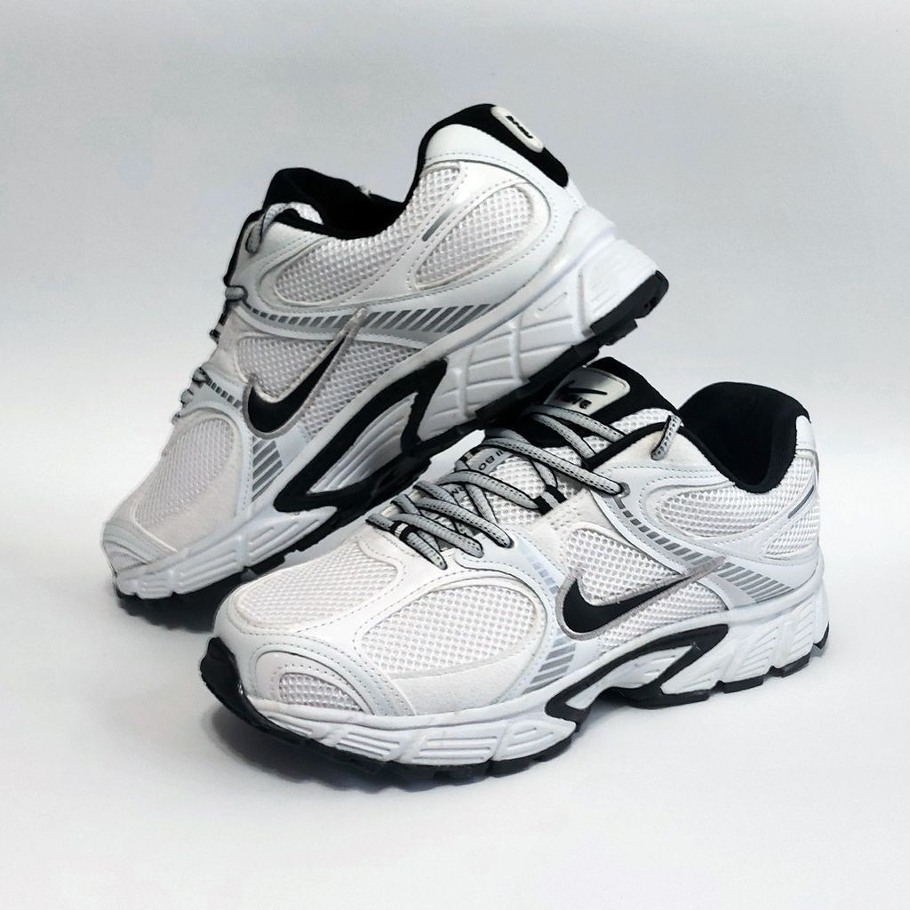 مشخصات کتانی اسپرت نایک باورمن وی 5 کی Nike Bowerman V5K با کیفیت بالا