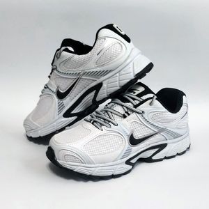 مشخصات کتانی اسپرت نایک باورمن وی 5 کی Nike Bowerman V5K با کیفیت بالا