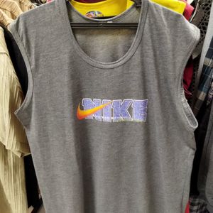 فروش اینترنتی تاپ و شلوارک سرشانه پهن