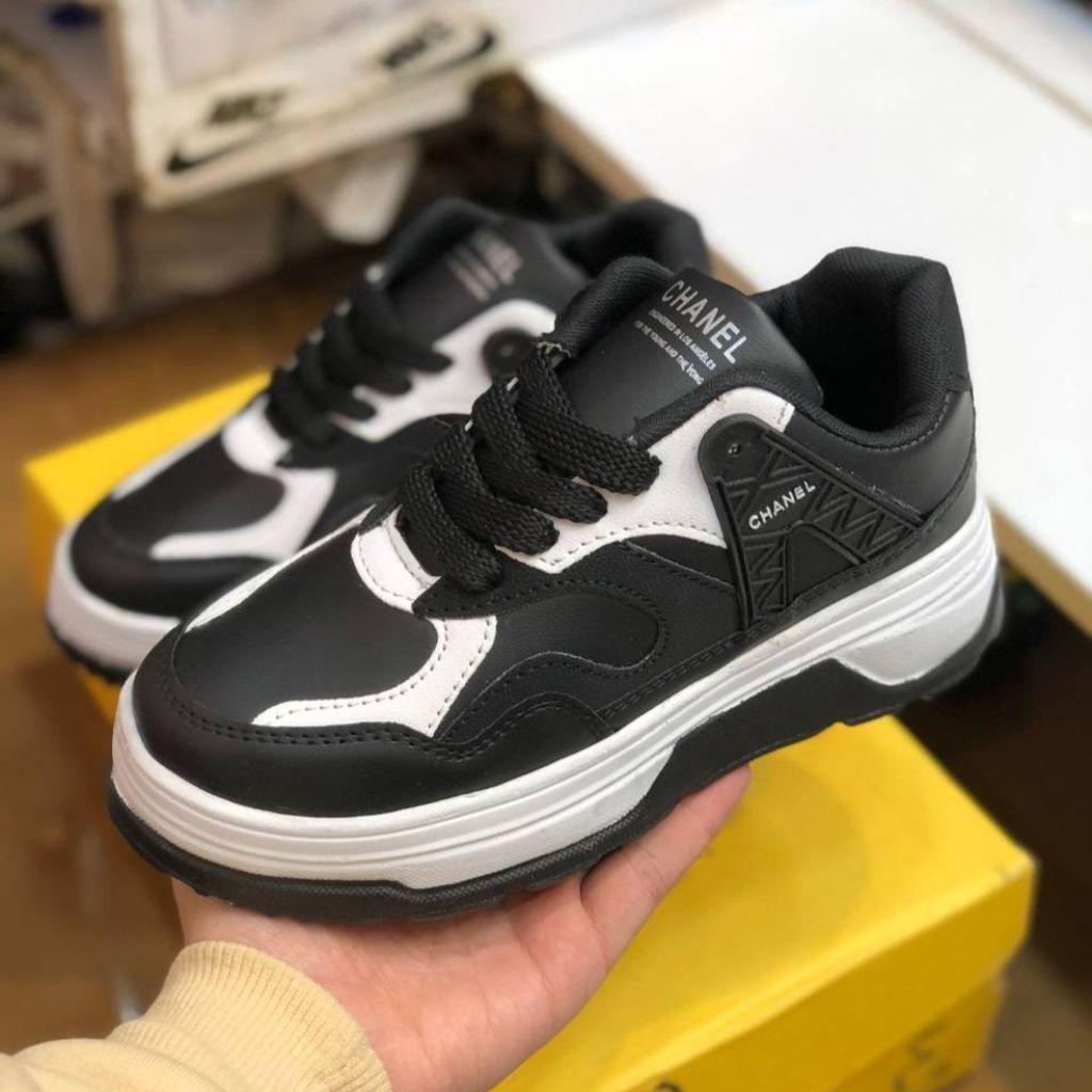 خرید انلاین کفش لژدار چرم زنانه مدل چنل مشکی سفید