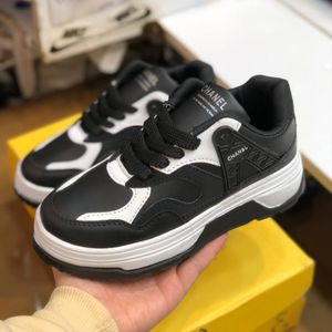 خرید انلاین کفش لژدار چرم زنانه مدل چنل مشکی سفید