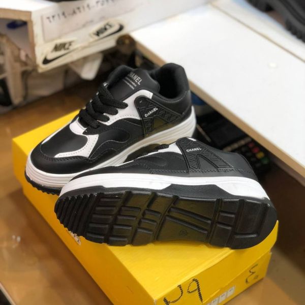 کفش لژدار چرم زنانه مدل چنل مشکی سفید